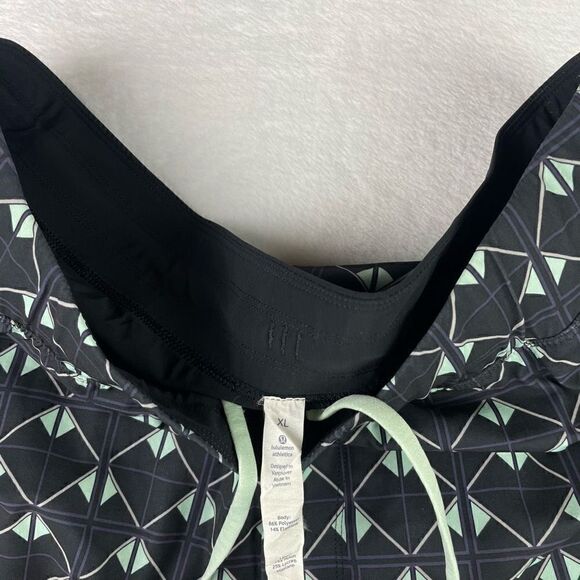 Mens Lululemon Swim Shorts  - Picture 3 of 4